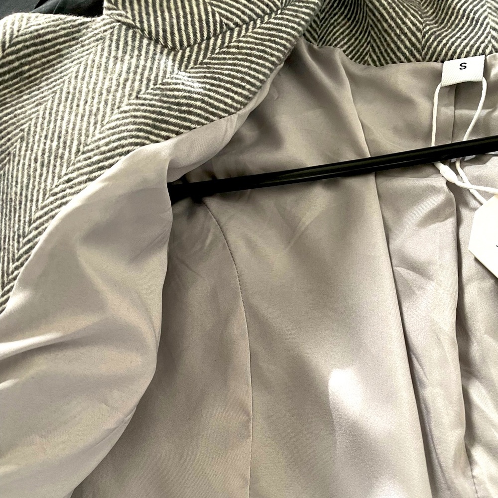 Gray and white long herringbone blazer jacket with front slit pockets size small